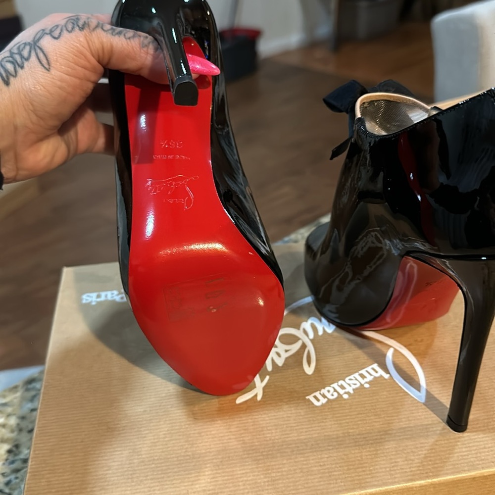 Red bottoms - Picture 5 of 6